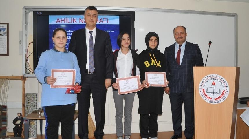 Ahilik yarışması &ouml;d&uuml;lleri verildi