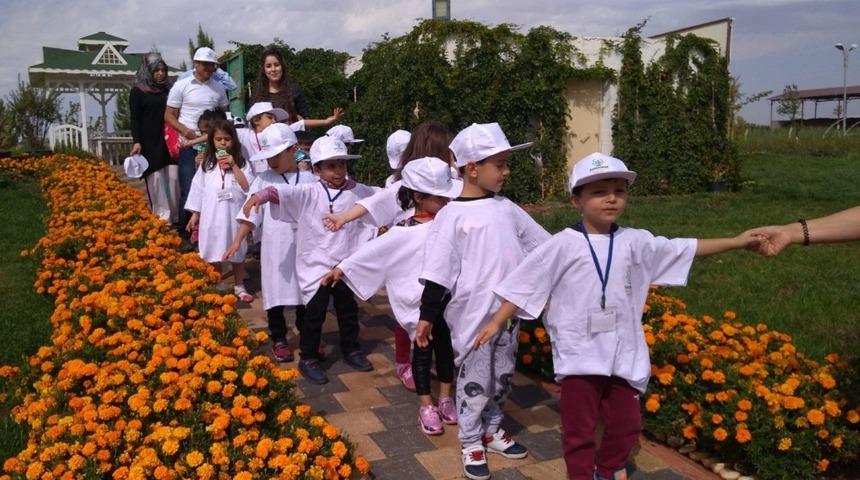 Minik &ouml;ğrencilerden sera ziyareti