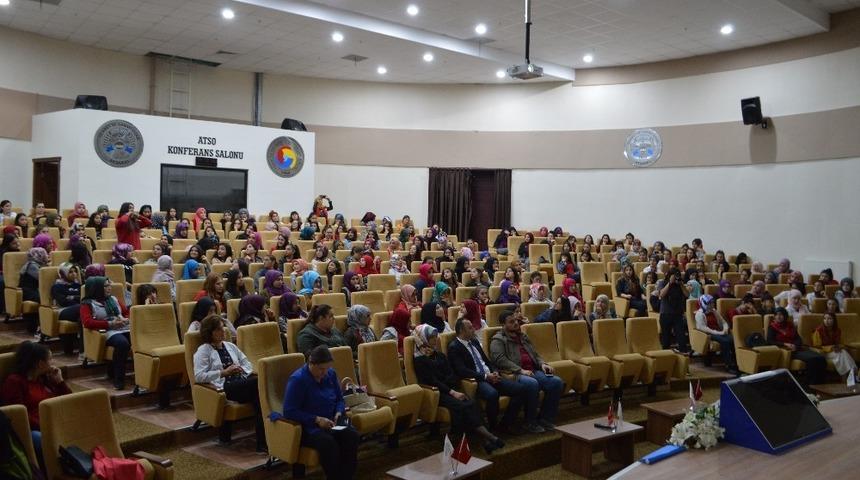 Aksaray&rsquo;da gen&ccedil;lere &lsquo;Psikolojik Dayanıklılık&rsquo; eğitimi verildi