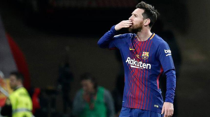 Cirque du Soleil'den Messi g&ouml;sterisi