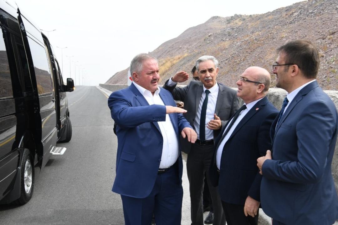 Rekt&ouml;r Karamustafa, Kayseri OSB&rsquo;de MYO Kurulması İ&ccedil;in Yer İncelemesinde Bulundu