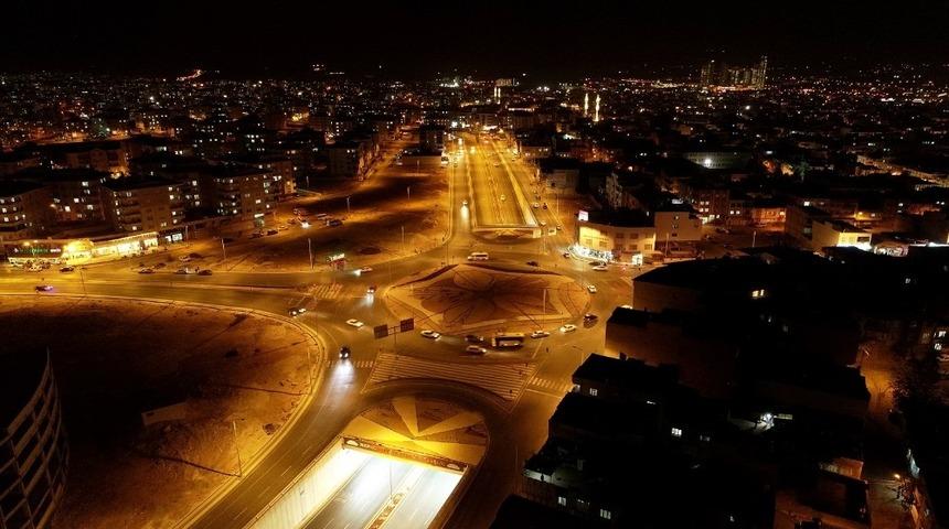 5 mahalleyi birbirine bağlayan k&ouml;pr&uuml;l&uuml; kavşak, b&ouml;lge trafiğini rahatlattı