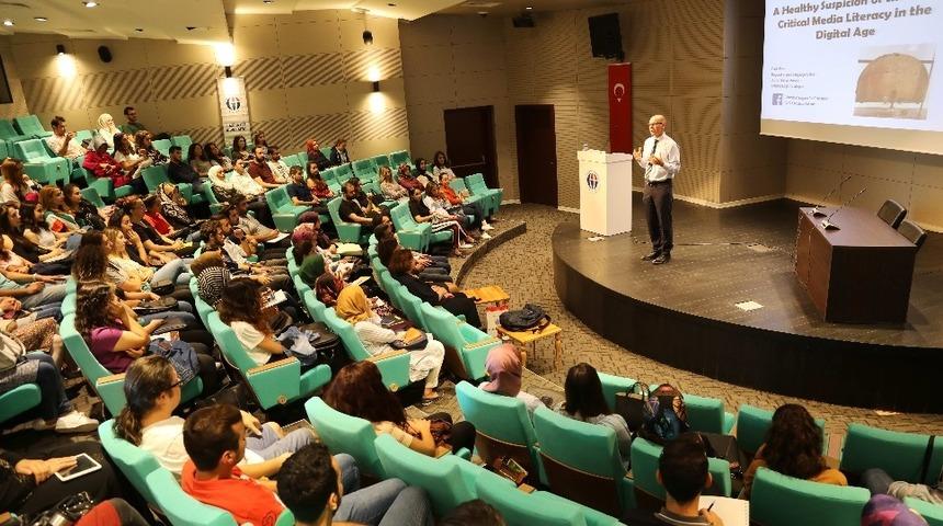 GA&Uuml;N&rsquo;de medya okur-yazarlığı eğitimi