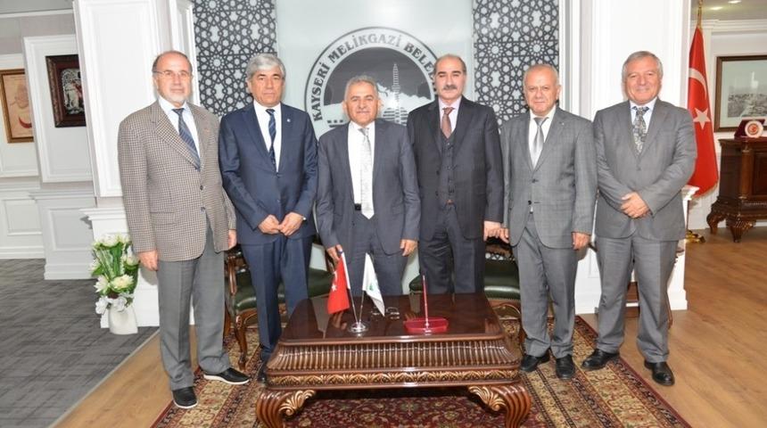 Başkan Memduh B&uuml;y&uuml;kkılı&ccedil;, T&uuml;rk Ocakları y&ouml;netim kurulunu misafir etti