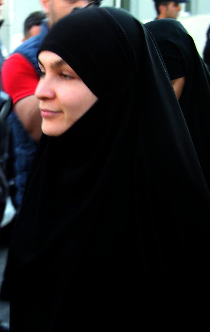 Uluslararası düzeyde aranan militan, 2 karısıyla tutuklandı G4