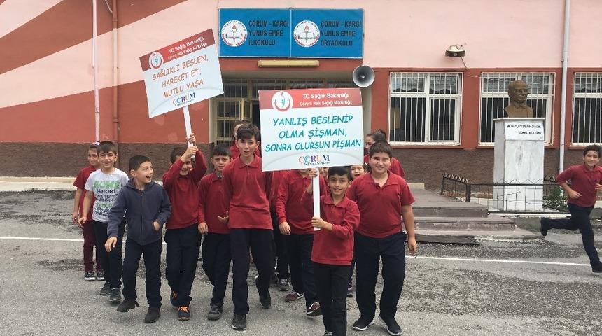 &Ouml;ğrenciler sağlıklı yaşam i&ccedil;in y&uuml;r&uuml;d&uuml;