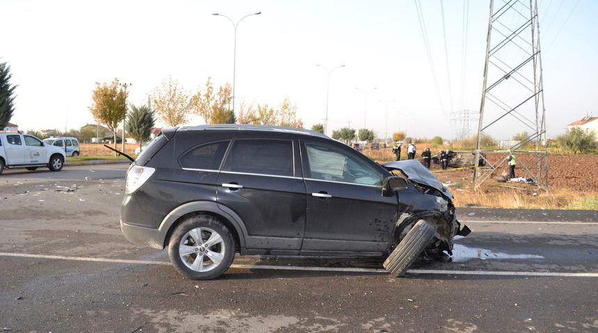Polisleri taşıyan hafif ticari araç, tarlaya devrildi: 4'ü polis 5 yaralı