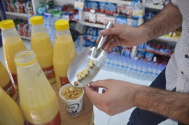 Şifa deposu boza tezgahlardaki yerini aldı