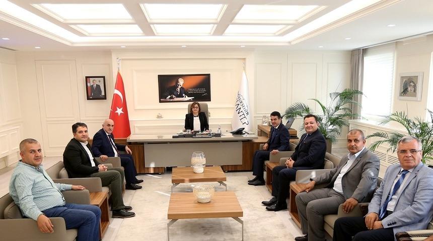 Başkan Şahin’den hokeye büyük destek