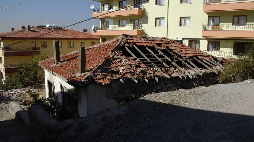 &Ccedil;arpık yapılaşmaya neşter