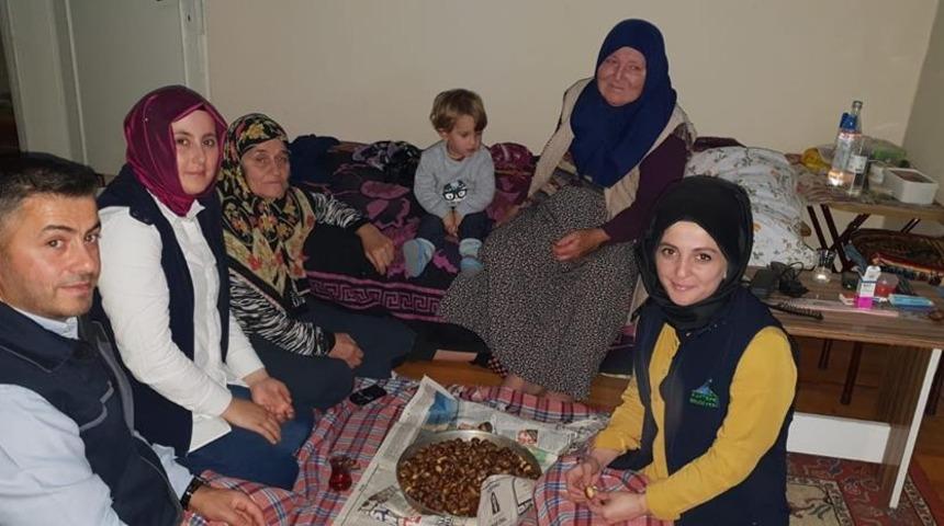 Alo Evlat ekibinden Safiye anneye ziyaret