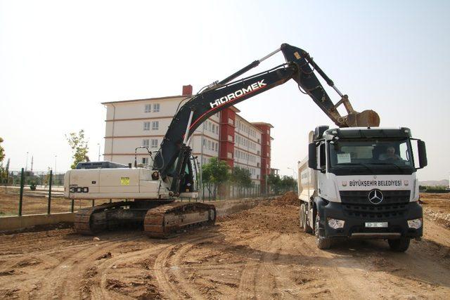 Büyükşehirde yol çalışmaları devam ediyor