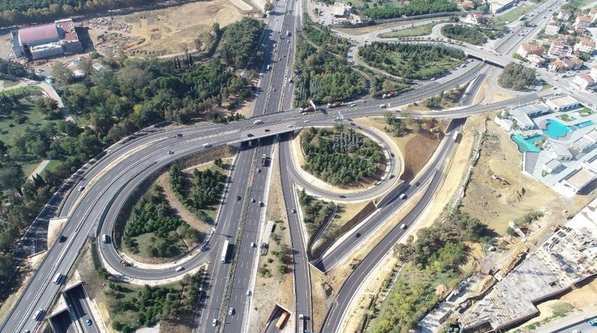 &Ccedil;ayırova kavşağı yeşilleniyor