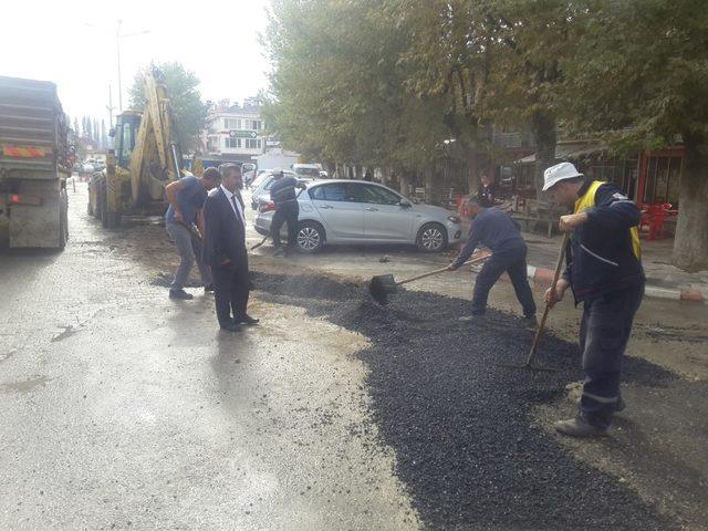 Cadde ve sokaklara asfalt yama