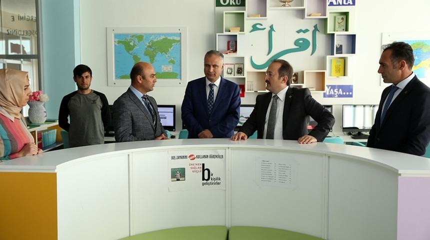 Vali Pehlivan 15 Temmuz İmam Hatip Ortaokulu’nu ziyaret etti