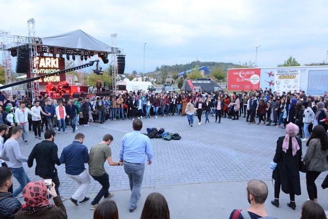 Düzce Üniversitesi’nde Dümerang kampüse hoş geldin etkinliği gerçekleştirildi