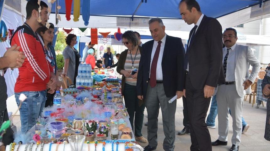 PAÜ Hastanesi’nde psikiyatri hastalarından el işleri kermesi