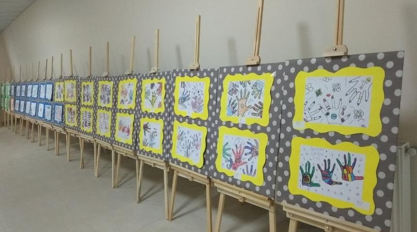 &lsquo;Okulumda ilk el izim&rsquo; sergisi a&ccedil;ıldı