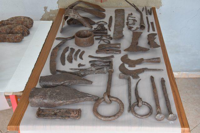 Alexandria Troas'ta, tarım aletleri dolu 1500 yıllık küp bulundu