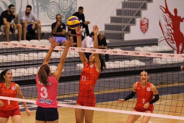 Antalyaspor Kadın Voleybol takımı Ligdeki 3.maçına, Pazar günü çıkacak