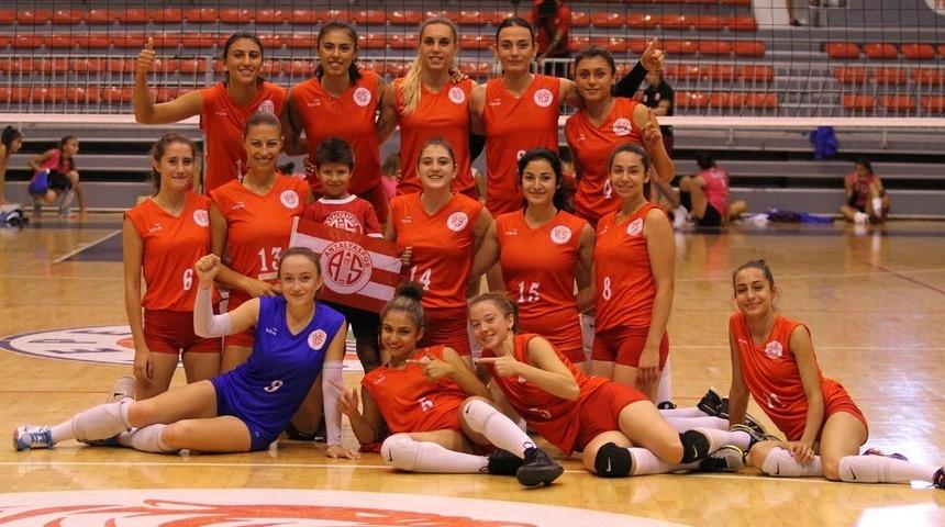 Antalyaspor Kadın Voleybol takımı Ligdeki 3.ma&ccedil;ına, Pazar g&uuml;n&uuml; &ccedil;ıkacak