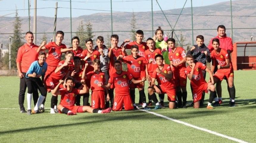 Eskişehirspor&rsquo;un geleceği bu &ccedil;ocuklarda