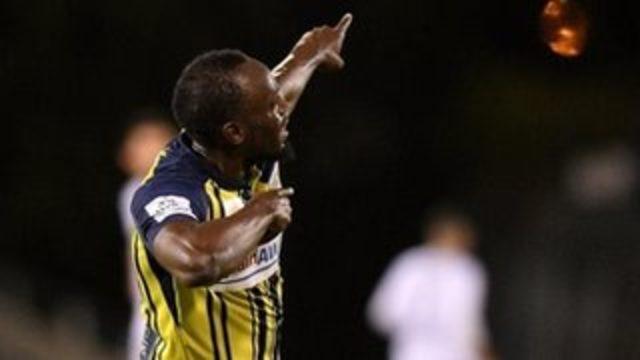 Usain Bolt, profesyonel futbol kariyerinde ilk kez fileleri havalandırdı