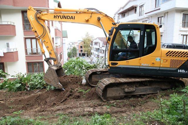 Başiskele’de yeni yollar açılmaya devam ediyor