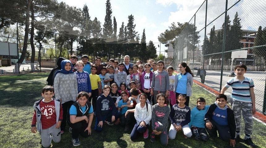 Okul bah&ccedil;eleri spor alanına d&ouml;n&uuml;şt&uuml;