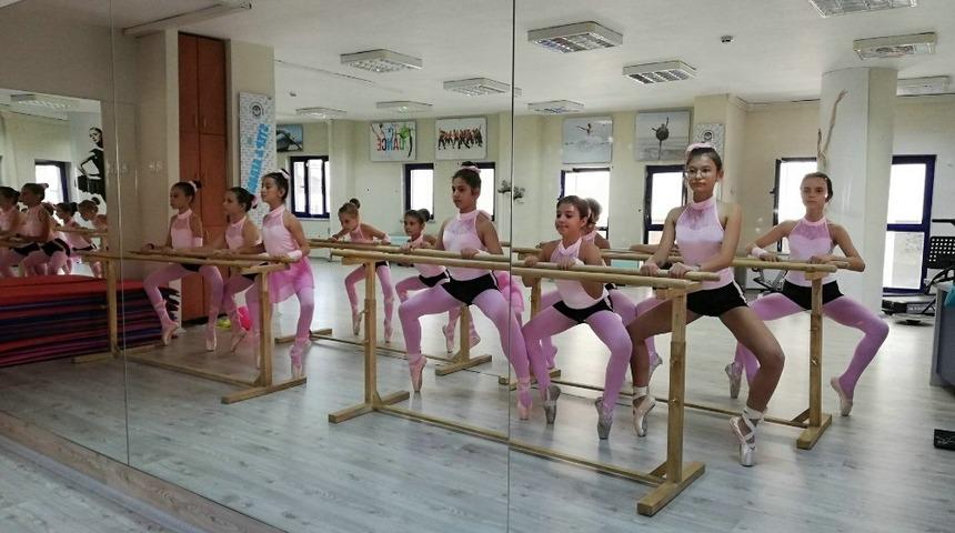 &Ccedil;ocuklar baleyi Odunpazarı&rsquo;nda &ouml;ğreniyor