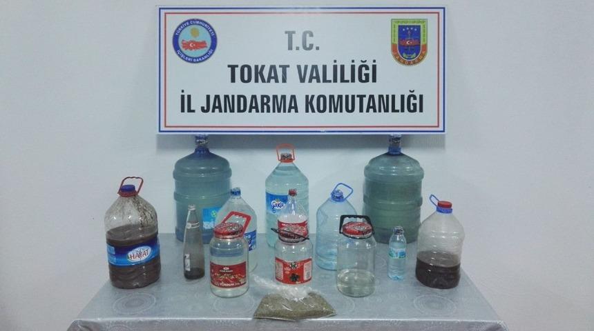 Sahte rakı ve şarap imalat&ccedil;ısına jandarma baskını
