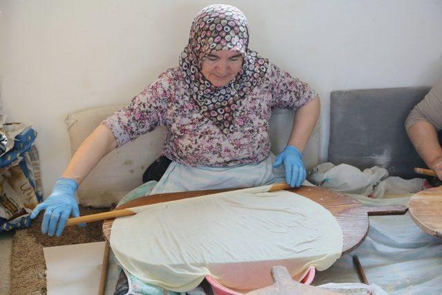 Selami Vardar Halk Merkezinde kadınlara kendi ekmeğini pişirme fırsatı