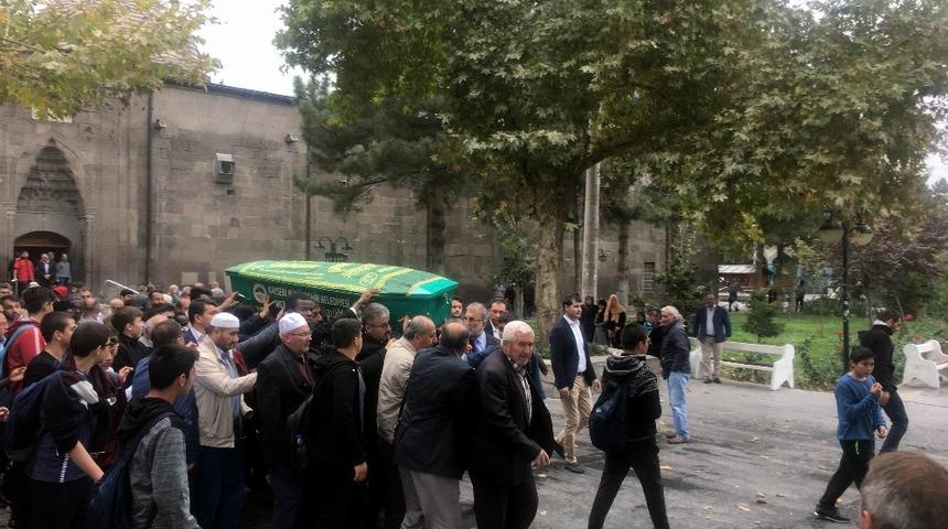 Nijeryalı &ouml;ğrenci son yolculuğuna uğurlandı