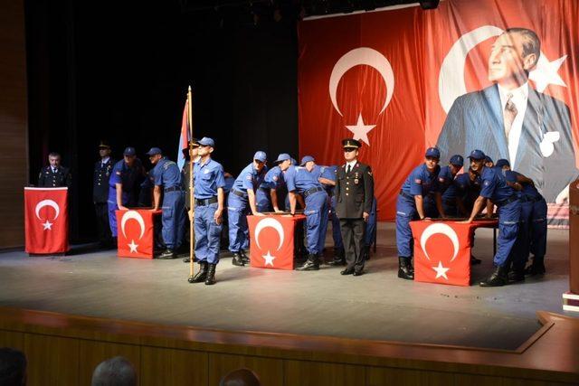 Başkan Ay, askerlerin yemin törenine katıldı