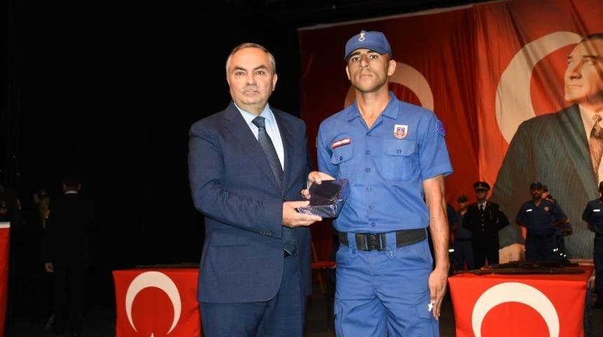 Başkan Ay, askerlerin yemin törenine katıldı