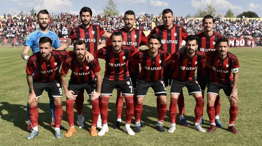 UTAŞ Uşakspor evinde lideri ağırlıyor