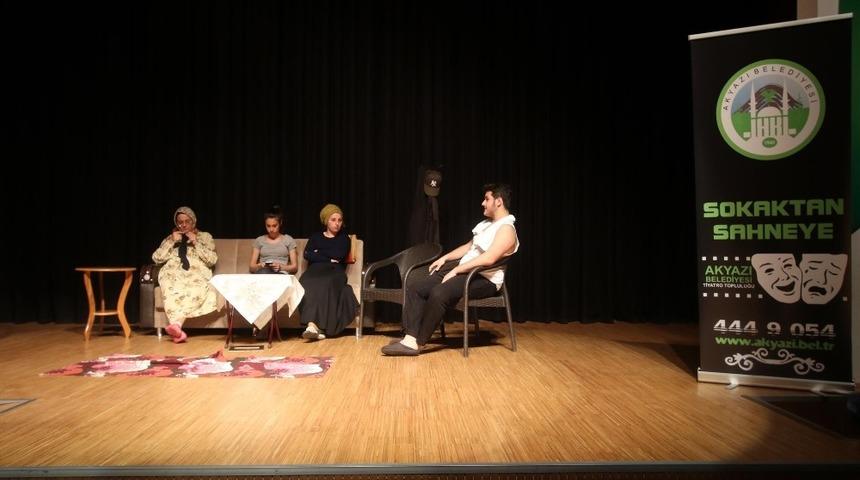 Akyazı Belediyesinden &ouml;d&uuml;ll&uuml; liseler arası tiyatro yarışması