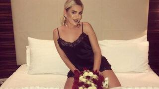  Selin Ciğerci kendisini Shakira'ya benzetti!