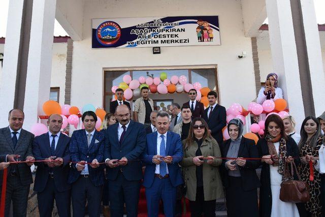 Vali Elban Aile Destek ve Eğitim Merkezi’nin açılışını yaptı