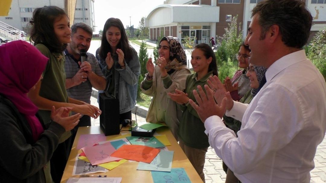 Nazilli&rsquo;de &ouml;ğrenciler kul&uuml;plerine &uuml;ye bulmak i&ccedil;in yarıştı