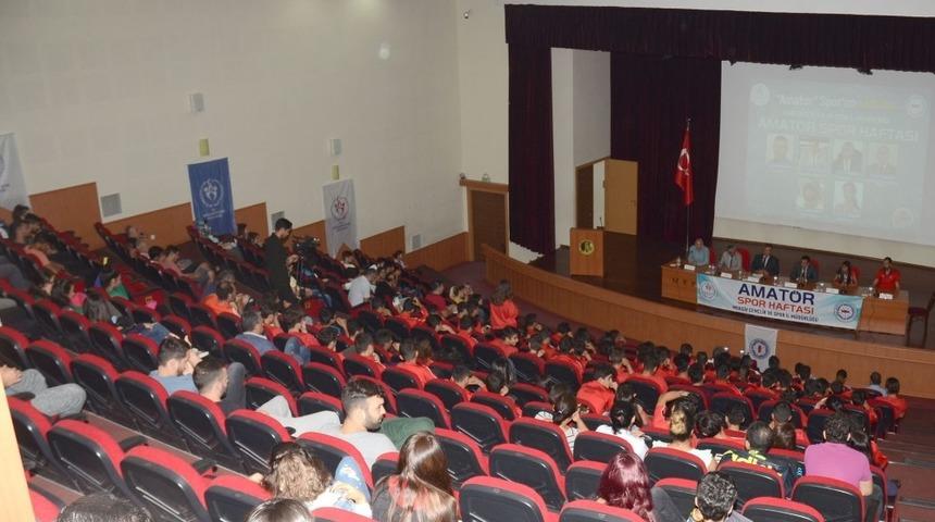 ME&Uuml;&rsquo;de &rsquo;Amat&ouml;r, Sporun Kalbidir&rsquo; paneli