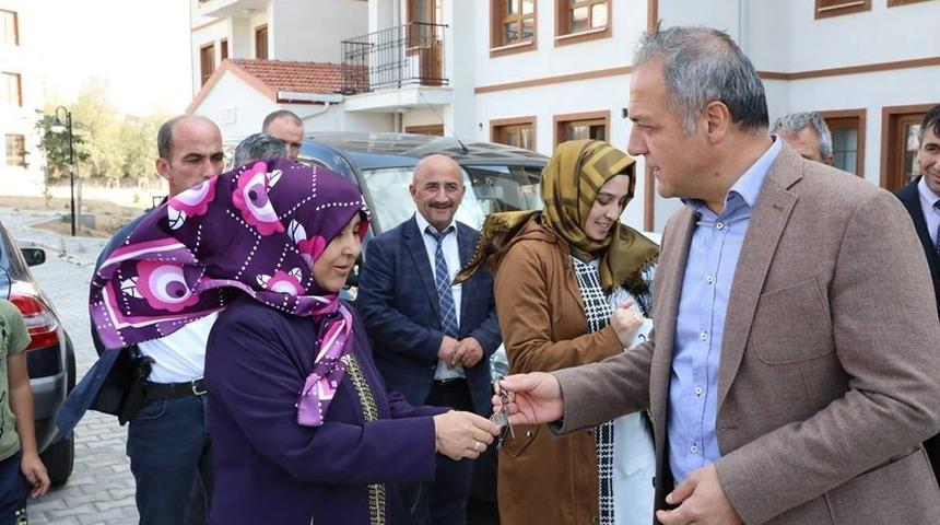 Suluova&rsquo;da 127 sosyal konut sahiplerine teslim edildi