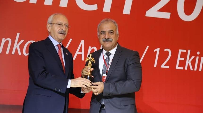Kılı&ccedil;daroğlu&rsquo;ndan Başkan Nehir&rsquo;e &ouml;d&uuml;l