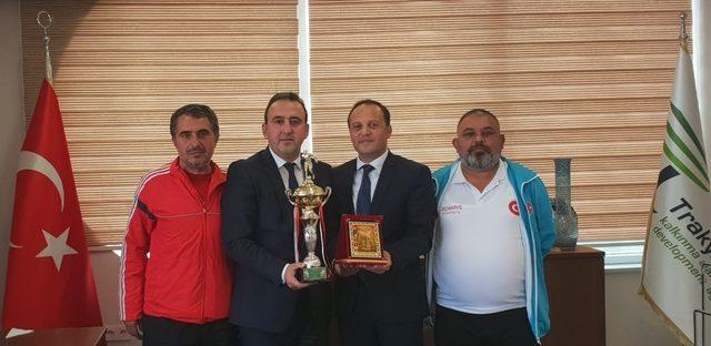 Dünya Kupası finalistleri başarılarını Mahmut Şahin ile paylaştı