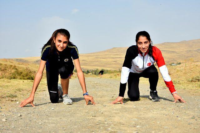 Aileleri ikna edildi, Zeynep ile Eda şampiyon oldu