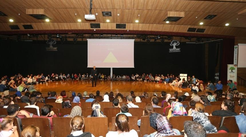 M&uuml;min Sekman&rsquo;dan &ldquo;Her Şey Seninle Başlar&rdquo; semineri