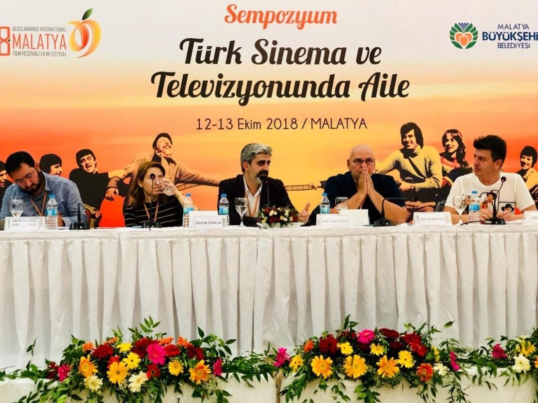 &ldquo;T&uuml;rk Sinema ve Televizyonunda Aile&rdquo; konulu sempozyum başladı