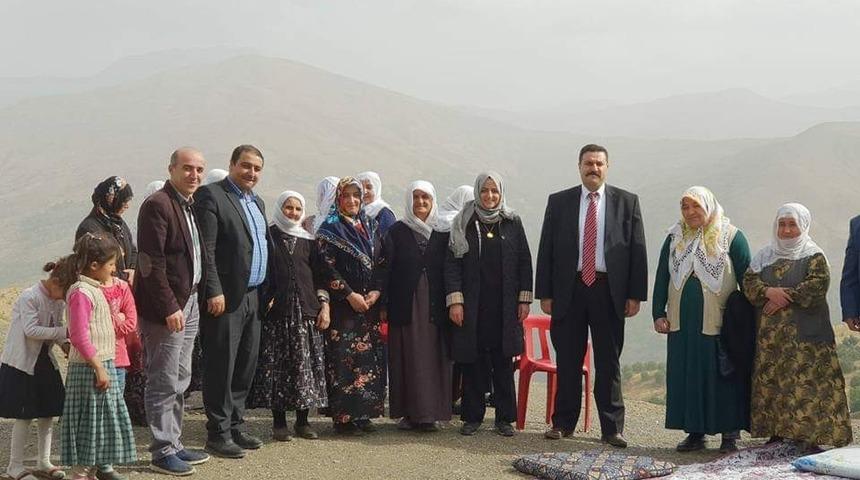 Bah&ccedil;esaray Kaymakamı Sağıroğlu&rsquo;nun mahalle ziyaretleri