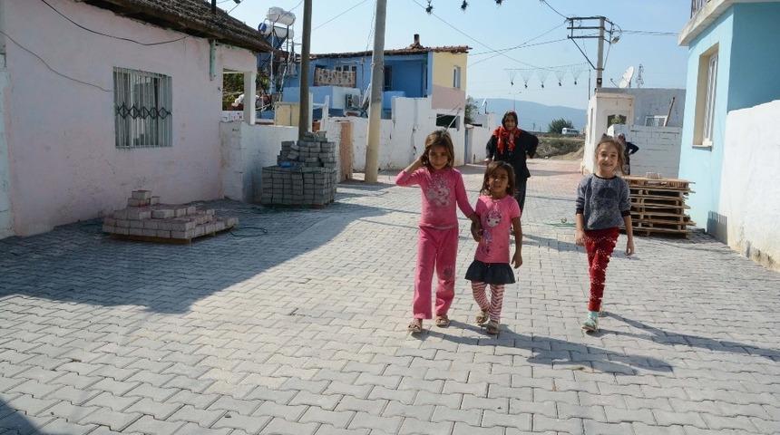 Roman vatandaşların yaşadığı mahalleye 15 bin metrekare kilit taş