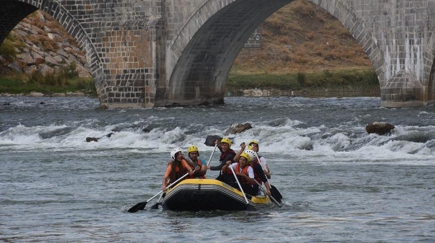 Muş&rsquo;ta su sporları şenliği